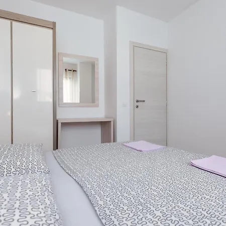Mediterraneo Mirko Apartman