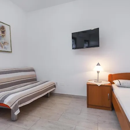 Mediterraneo Mirko Apartman *